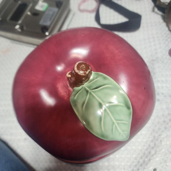 VINTAGE HARRY & DAVID EUC CERAMIC RED APPLE COOKIE JAR WITH LIDS - Picture 4 of 7